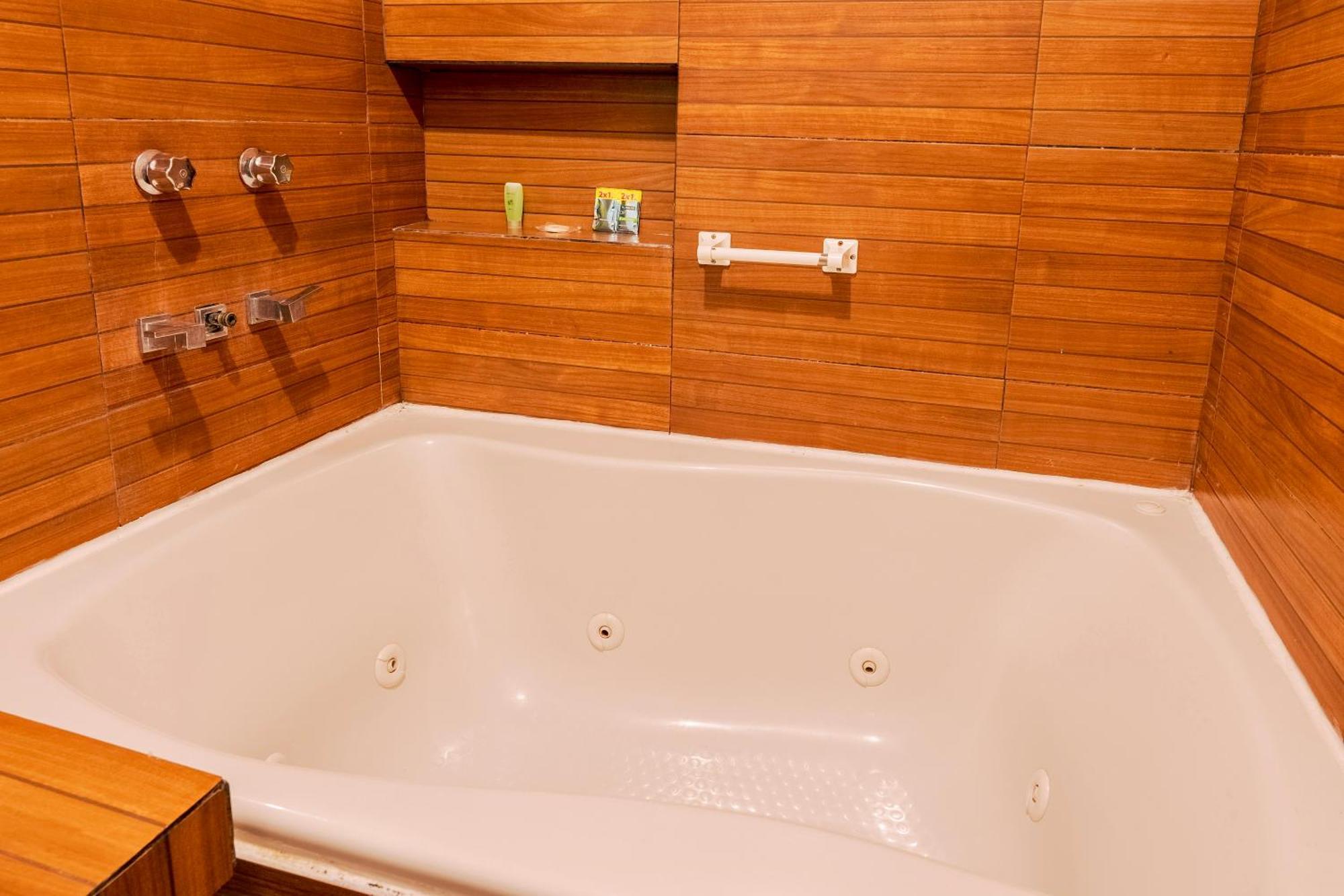 Loft Arte Y Diseno Alberca Climatizada, Amenidades Y Lujo, Terraza Privada Con Asador De Carbon, Cuernavaca Somos Los Unicos Que Te Ofrecemos Para Tu Uso Personal Y Exclusivo 2 Jacuzzis Con Agua Caliente Y Sistema De Hidromasaje Tipo Spa Luaran gambar
